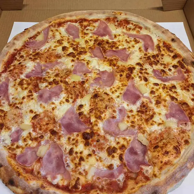 Pizza Hawajska — szynka, ananas