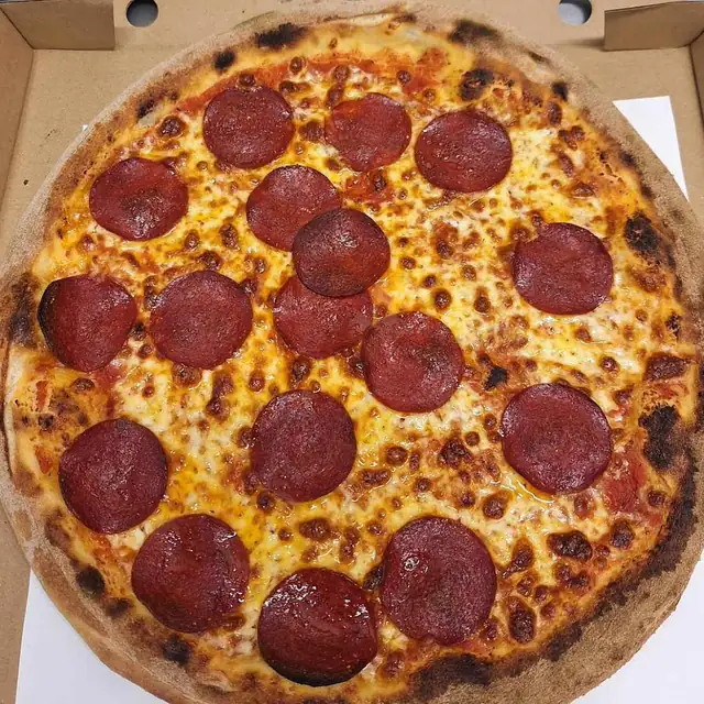 Pizza Salami — salami